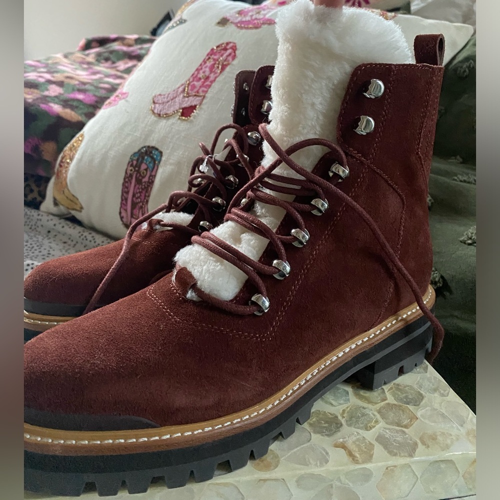 SOLLDDD Marc Fisher Izzie Boot